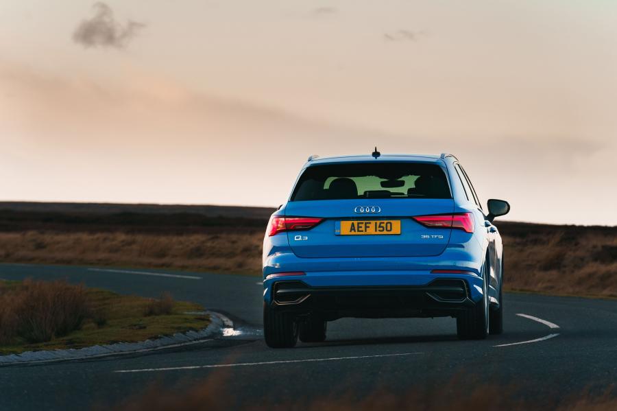  Audi Q3 35 TFSI S-Line (8U) 2018 года  (UK) (фото 38 из 40)